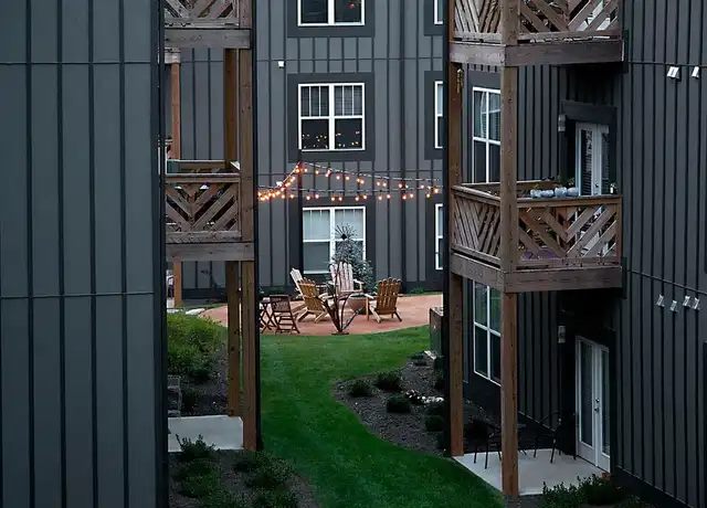 Property at Haywood Village - 919 Haywood Rd, Asheville, NC, 28806, 1 bed, 1 bath, [object Object]