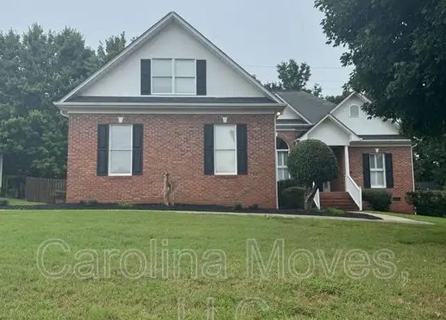Property at 102 W Fieldsparrow Ct, Greenville, SC, 29615, 3 beds, 2 baths, [object Object]