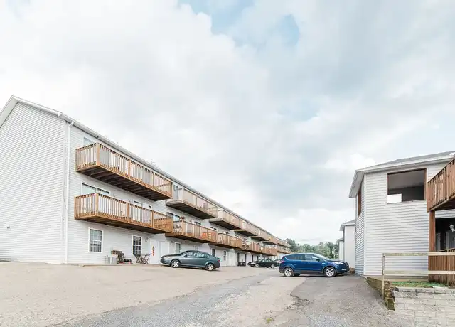 Property at Pinnacle Heights Apartments - 100 Pinnacle Height Dr, Morgantown, WV, 26505, 1 bed, 1 bath, [object Object]