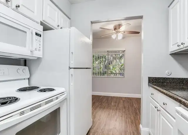 Property at Chateau Apartments - 3315 W Horatio St, Tampa, FL, 33609, 1 bed, 1 bath, [object Object]
