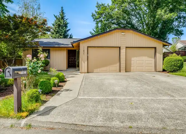 Property at 11821 SE Sunnycreek Ln, Clackamas, OR, 97015, 3 beds, 2 baths, [object Object]