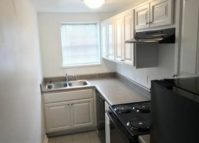 Property at 231 Chestnut St, Salem, VA, 24153, 2 beds, 1 bath, [object Object]