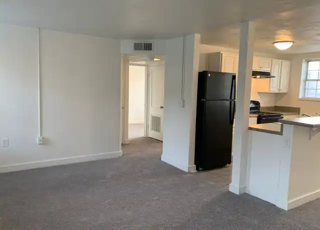 Property at 231 Chestnut St, Salem, VA, 24153, 1-2 bed, 1 bath, [object Object]