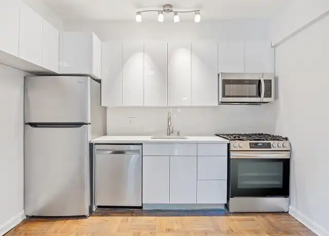 Property at 220 Pelham Rd Apt 1L, New Rochelle, NY, 10805, 1 bed, 1 bath, [object Object]