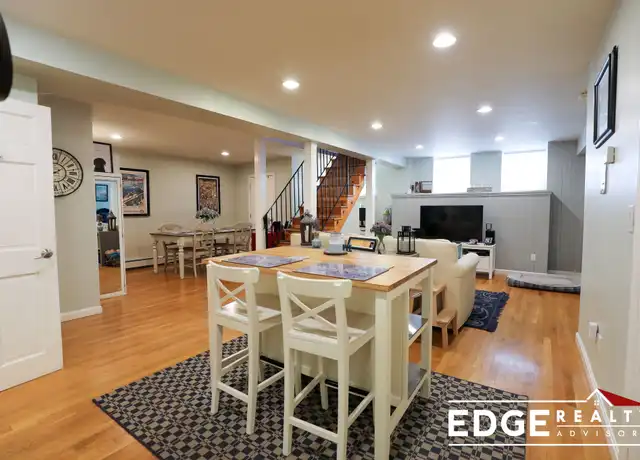 Property at 17 Strathmore Rd Unit B, Brookline, MA, 02445, 2 beds, 1 bath, [object Object]