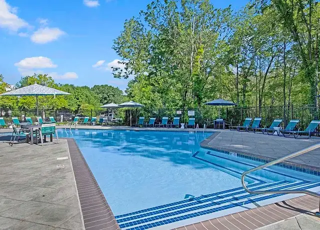 Photo of 100 Arbor Dr, Shrewsbury, MA 01545
