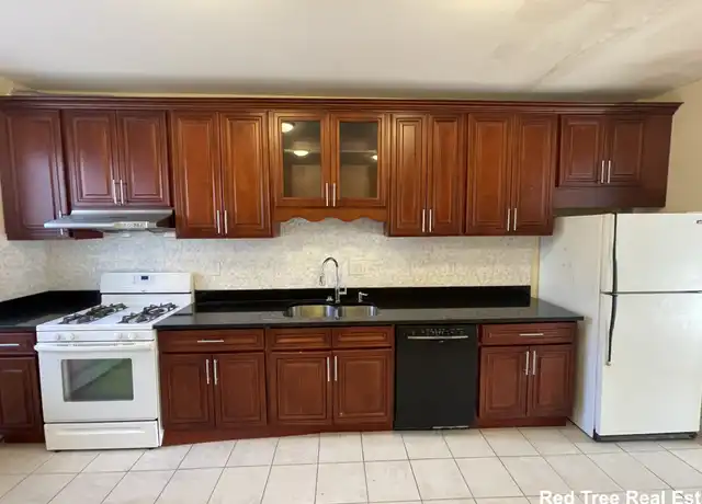 Property at 7 High Street Pl Unit 2, Brookline, MA, 02445, 2 beds, 1 bath, [object Object]