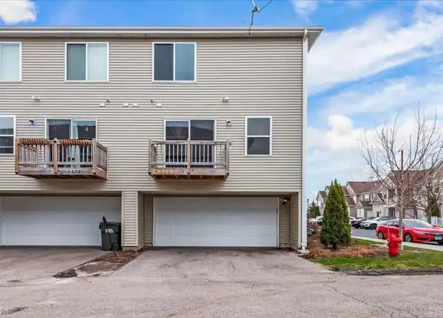 Property at 2270 Aurora Dr, Pingree Grove, IL, 60140, 3 beds, 2 baths, [object Object]