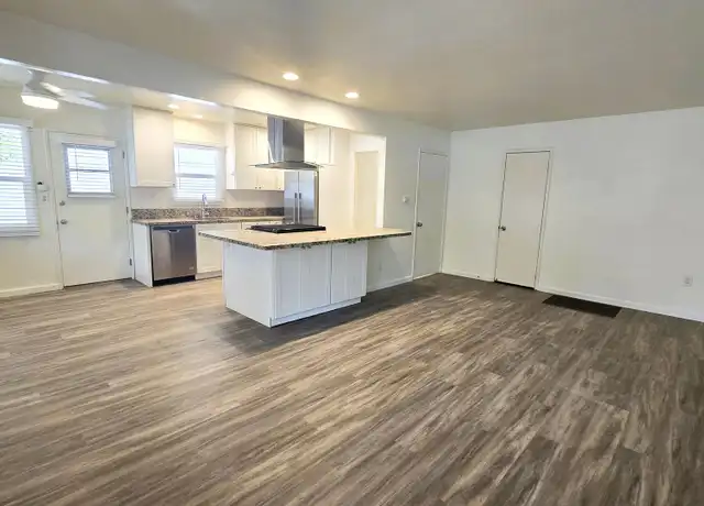 Property at 283 Neptune Ave Unit 285, Encinitas, CA, 92024, 2 beds, 1 bath, [object Object]