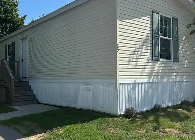 Property at 185 Parker Lake Dr, Oxford, MI, 48371, 2 beds, 2 baths, [object Object]