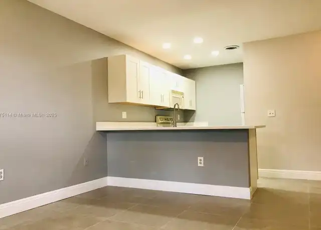Property at 565 NW 100th Pl #203, Pembroke Pines, FL, 33024, 2 beds, 2 baths, [object Object]