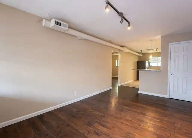 Property at 3960 W Pine Blvd, Saint Louis, MO, 63108, 2 beds, 1 bath, [object Object]