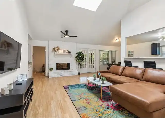 Property at 1020 Hickory Cir, Mansfield, TX, 76063, 5 beds, 2 baths, [object Object]