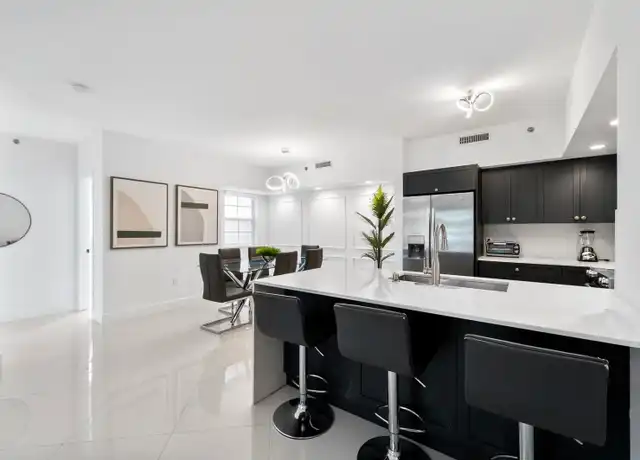 Property at 19999 E Country Club Dr, Aventura, FL, 33180, 3 beds, 2 baths, [object Object]