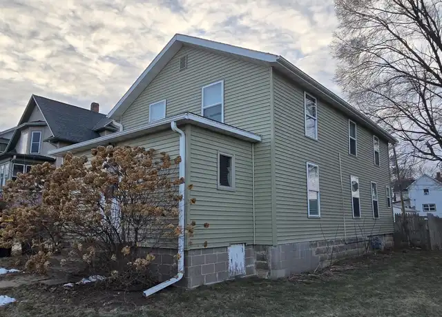 Property at 330 W Lacrosse St, Tomah, WI, 54660, 1 bed, 1 bath, [object Object]