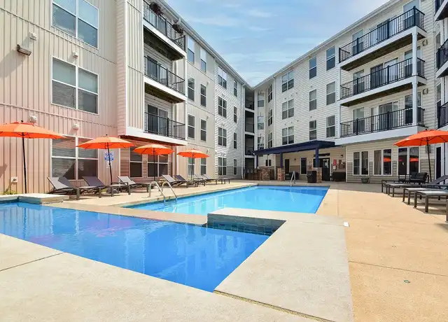 Property at Kenyon Square Apartments - 9220 Worthington Rd, Westerville, OH, 43082, 1-2 bed, 1-2 bath, [object Object]