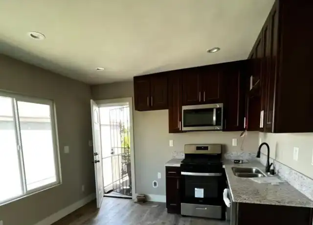 Property at 543 W 88th St, Los Angeles, CA, 90044, 3 beds, 2 baths, [object Object]