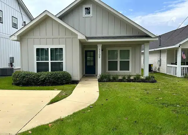 Property at 1109 E Leonard St, Pensacola, FL, 32503, 3 beds, 2 baths, [object Object]
