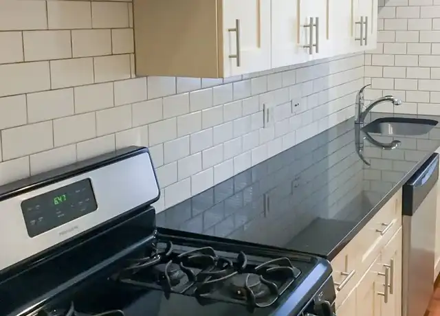 Property at 855 W Cornelia Ave Unit 1W, Chicago, IL, 60657, 2 beds, 1 bath, [object Object]