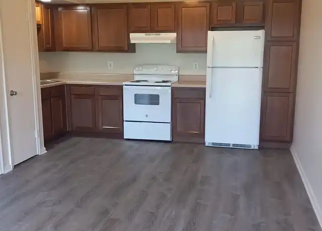 Property at Maplewood Manor - 6409 Middlebelt Rd, Garden City, MI, 48135, 1 bed, 1 bath, [object Object]