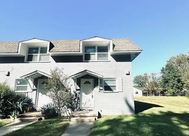 Property at 2009 W Sycamore St, Rogers, AR, 72758, 2 beds, 1.5 baths, [object Object]