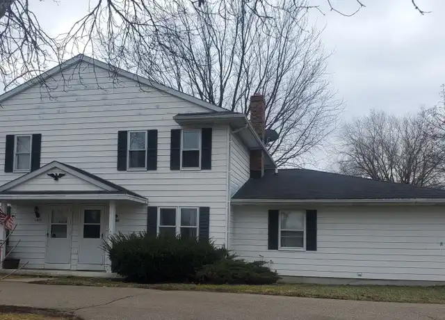 Property at 1391 Honeysuckle Rd, Hartford, WI, 53027, 2 beds, 1 bath, [object Object]