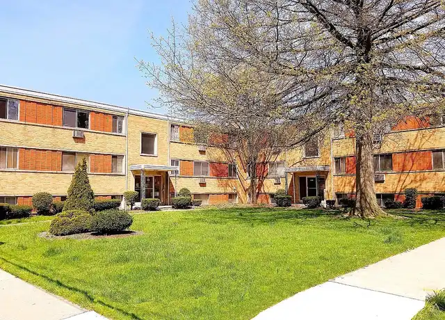 Property at Diamond Creek Apartments - 14300 Madison Ave, Lakewood, OH, 44107, 2 beds, 1 bath, [object Object]