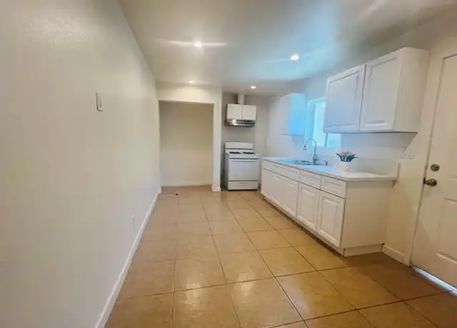 Property at 12765 Woodcock Ave, Sylmar, CA, 91342, 1 bed, 1 bath, [object Object]