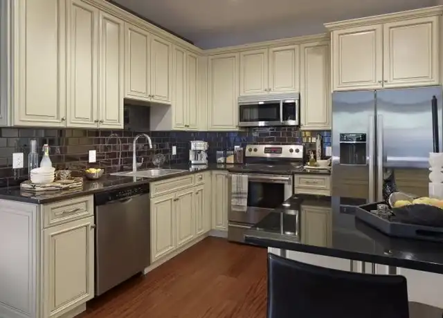Property at 250 Old River Rd Unit 02, Edgewater, NJ, 07020, 1 bed, 1 bath, [object Object]