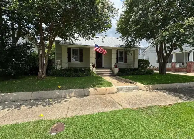 Property at 1106 E Jackson St, Pensacola, FL, 32501, 4 beds, 3 baths, [object Object]