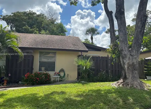 Property at 115 Fox Rd Unit 2-41, Hollywood, FL, 33024, 2 beds, 2 baths, [object Object]
