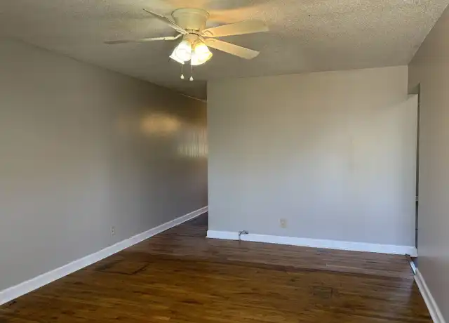 Property at 2033 S Ingram Mill Rd, Springfield, MO, 65804, 2 beds, 1 bath, [object Object]