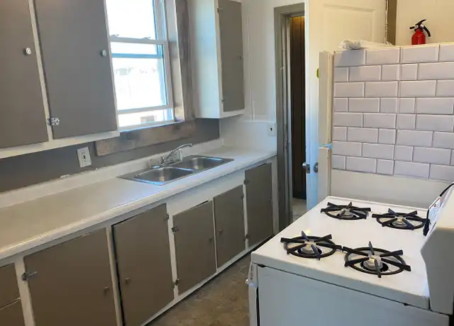 Property at 901 S Central Ave Unit 5, Marshfield, WI, 54449, 2 beds, 1 bath, [object Object]