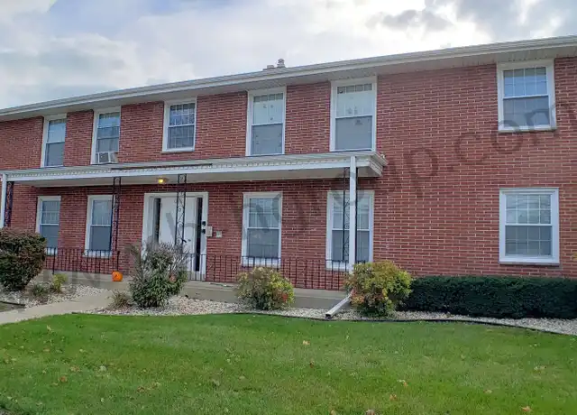 Property at 2105 80th St Unit 2105-4, Kenosha, WI, 53143, 2 beds, 1 bath, [object Object]