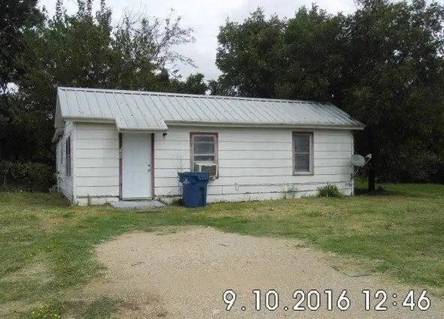 Property at 108 S 5th St, Clyde, TX, 79510, 2 beds, 1 bath, [object Object]