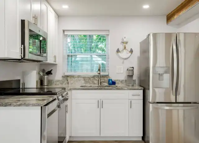 Property at 405 Dunedin Rentals LLC - 405 Locklie St, Dunedin, FL, 34698, 2 beds, 1 bath, [object Object]
