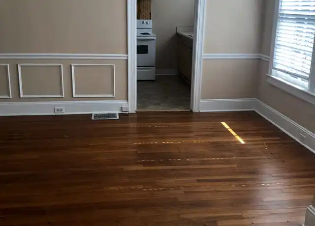 Property at 719 Grandin Rd, Charlotte, NC, 28208, 2 beds, 1 bath, [object Object]