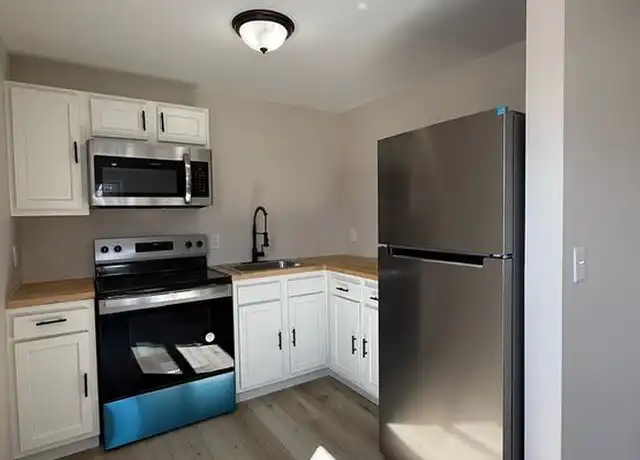 Property at 172 Stonewood Ave Unit 2, Greece, NY, 14616, 1 bed, 1 bath, [object Object]