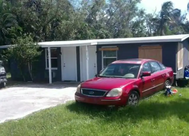 Property at 4724 Tice St, Fort Myers, FL, 33905, 2 beds, 1 bath, [object Object]