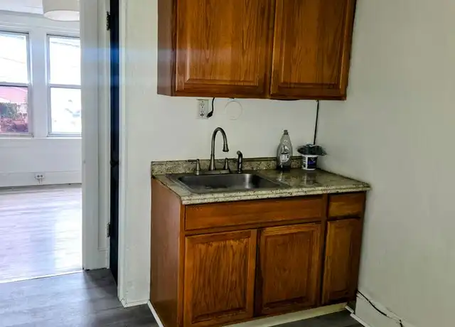 Property at 140 Long St Unit 1, Allentown, PA, 18103, 1 bed, 1 bath, [object Object]