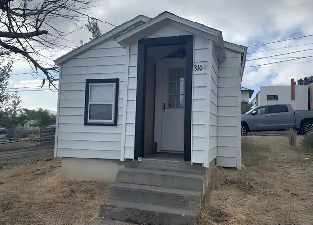 Property at 310 E Spruce St Unit 1, Rawlins, WY, 82301, 1 bed, 1 bath, [object Object]