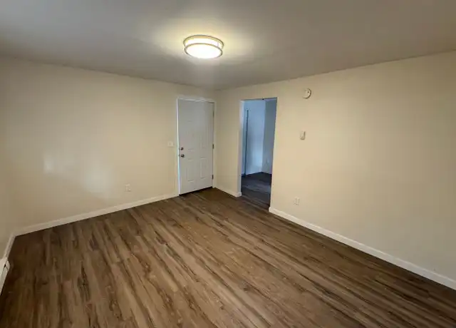 Property at 1521 N Maple St Unit 6, Spokane, WA, 99201, 1 bed, 1 bath, [object Object]