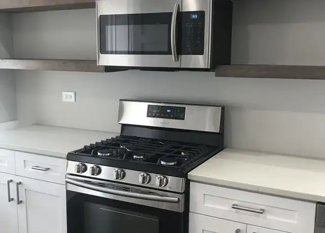Property at 2839 W Lyndale St Unit 2, Chicago, IL, 60647, 2 beds, 1 bath, [object Object]