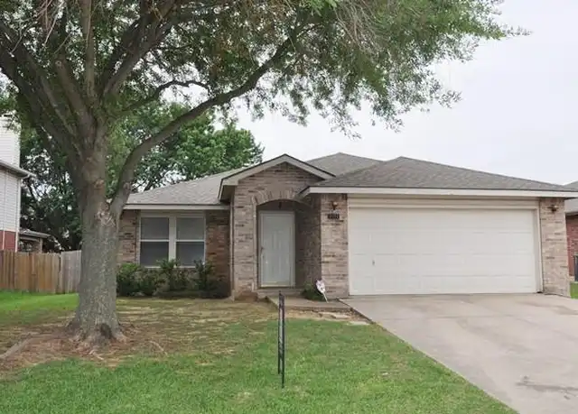 Property at 2971 Celian Dr, Grand Prairie, TX, 75052, 3 beds, 2 baths, [object Object]