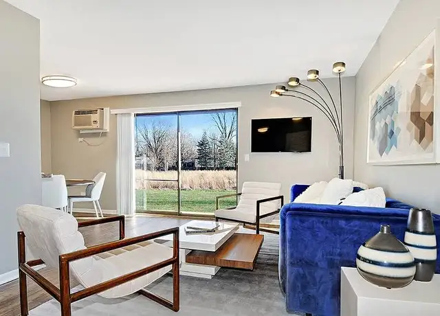 Photo of 1598 Fairway Dr, Naperville, IL 60563