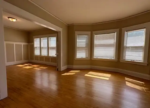 Property at 1704 E Locust Apartments - 1704 E Locust St, Milwaukee, WI, 53211, 2 beds, 1 bath, [object Object]