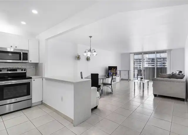 Property at 2780 NE 183rd St #1708, Aventura, FL, 33160, 1 bed, 2 baths, [object Object]
