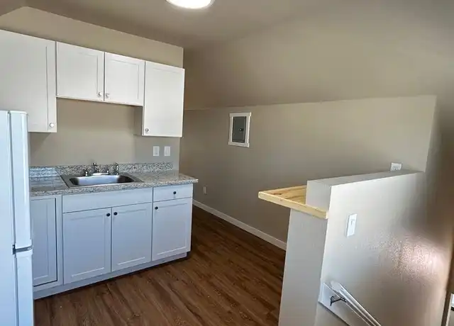 Property at 302 E Locust St, Lodi, CA, 95240, 1 bed, 1 bath, [object Object]