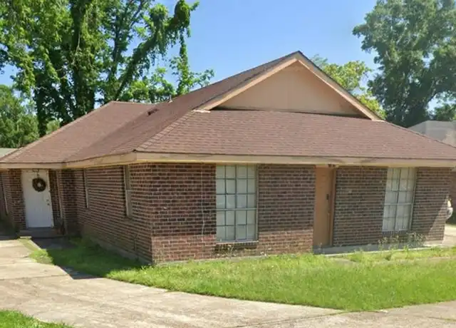 Property at 246 Meadows Dr, Destrehan, LA, 70047, 3 beds, 2 baths, [object Object]