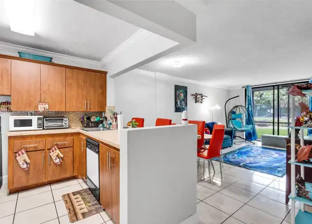Property at 9460 Fontainebleau Blvd #125, Miami, FL, 33172, 1 bed, 1 bath, [object Object]